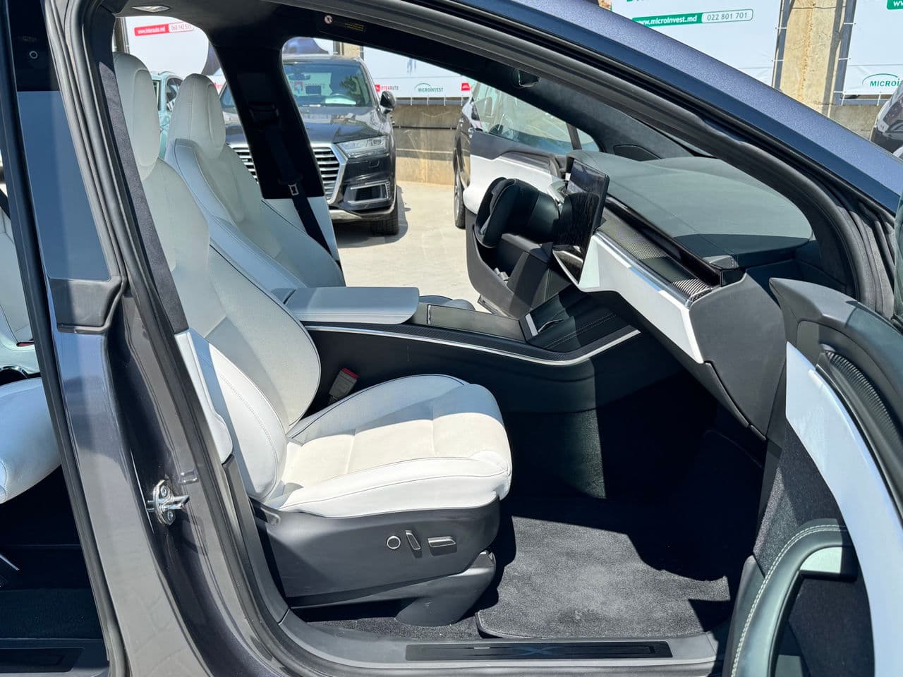 Tesla Model X Plaid 2022 — Миниатюра 17
