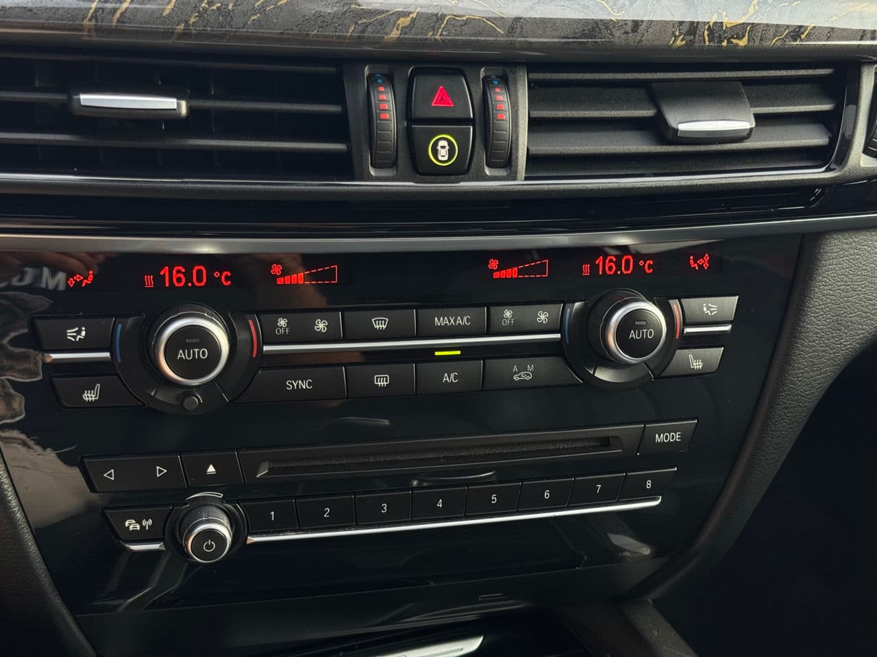 2016 BMW X5 4.0e — Miniatură 12