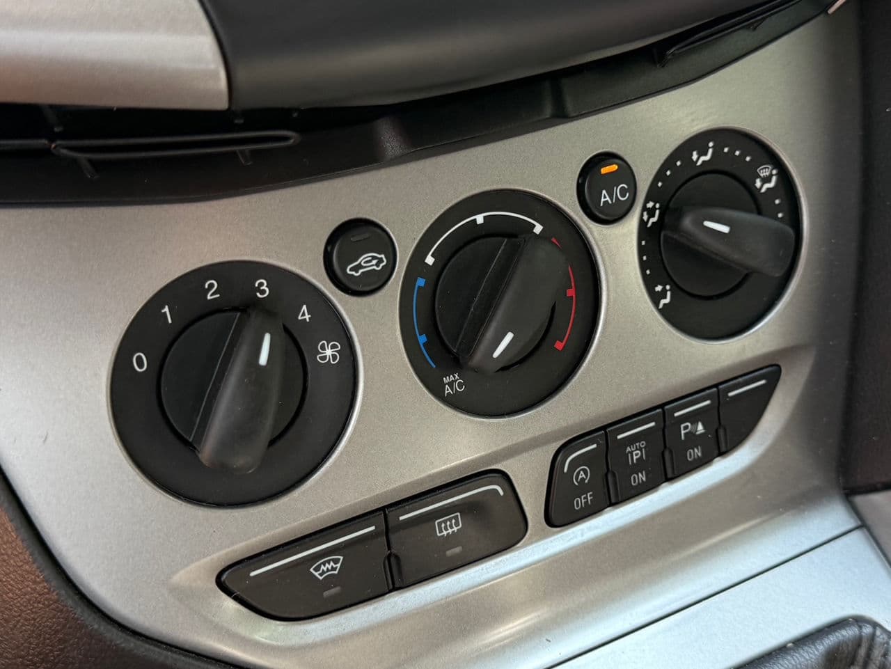 Ford Focus 2014 — Миниатюра 11