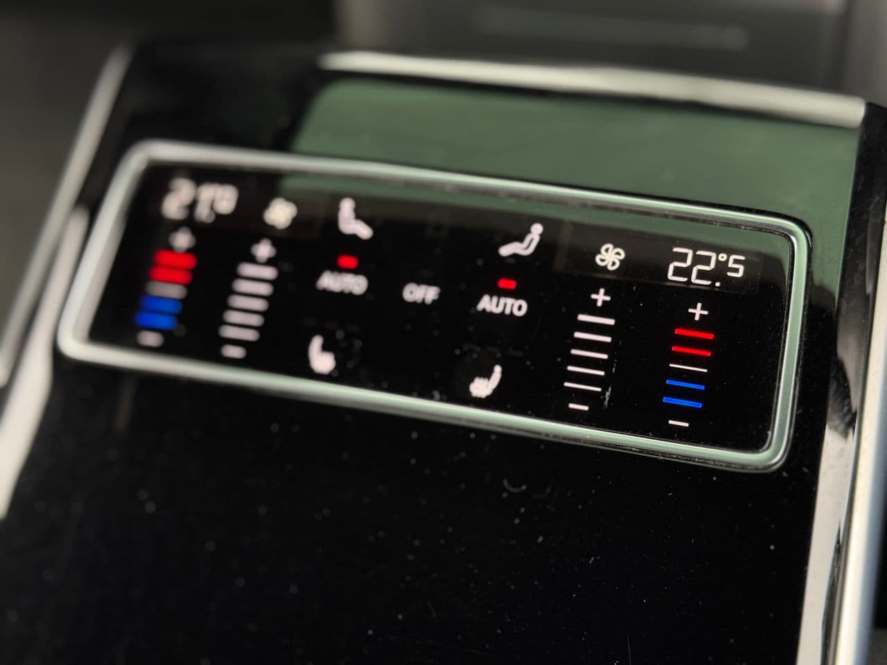Audi A8 2022 — Миниатюра 19