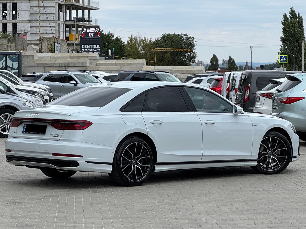 Audi A8 2022 — Миниатюра 3