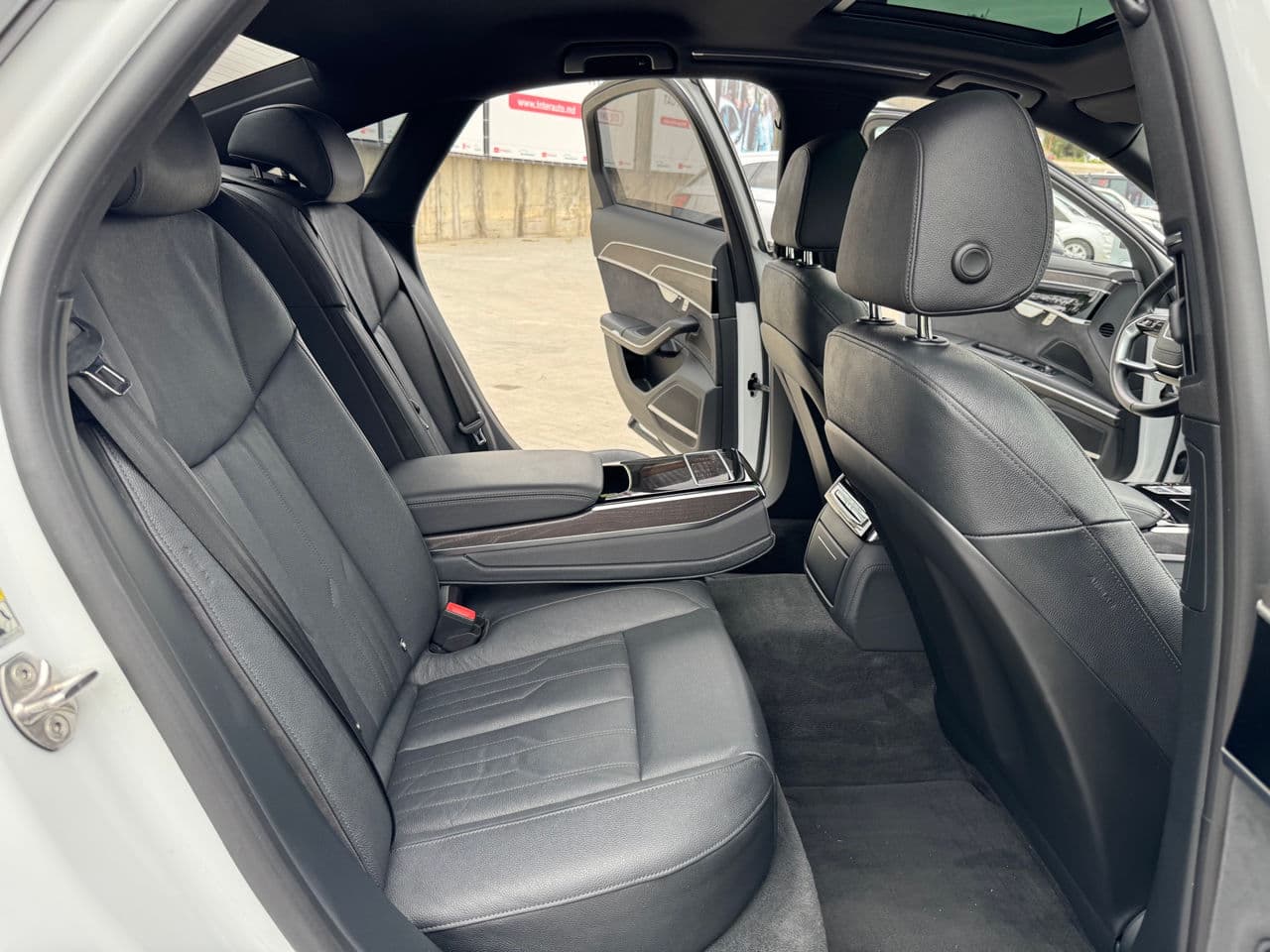 Audi A8 2022 — Миниатюра 18