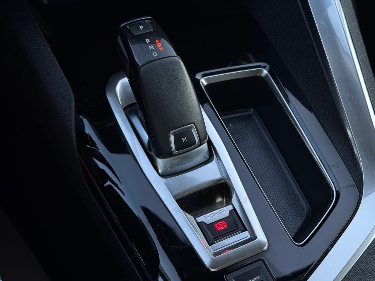 Peugeot 3008 2018 — Миниатюра 13