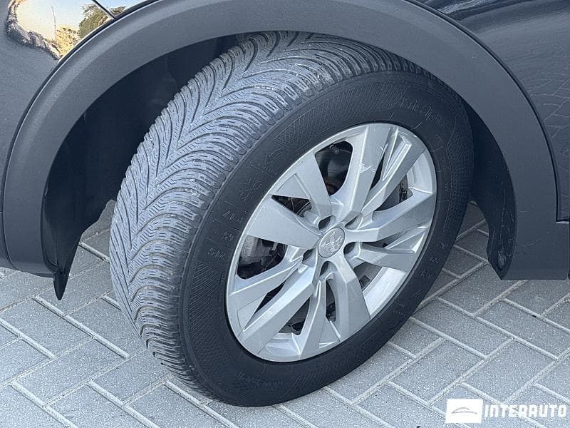 Peugeot 3008 2018 — Миниатюра 17
