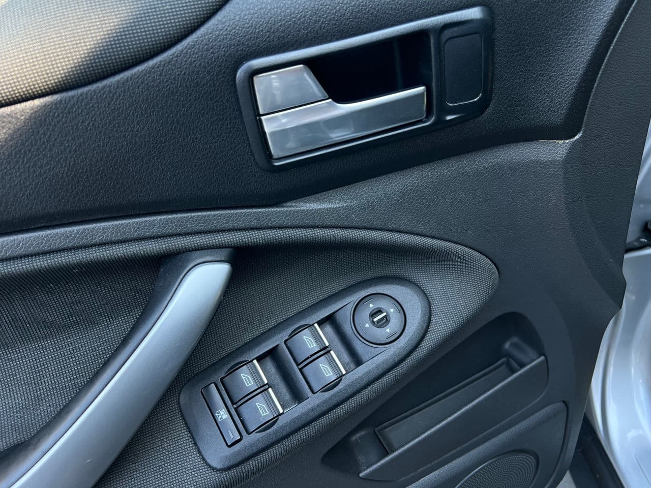 Ford Kuga 2012 — Миниатюра 6
