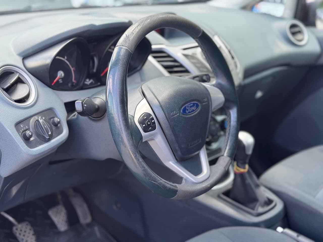 Ford Fiesta 2011 — Миниатюра 8