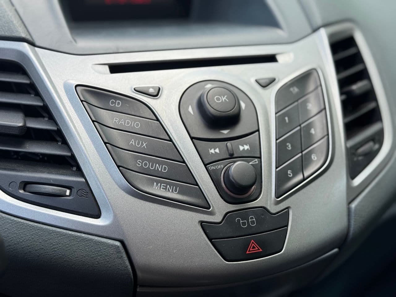 Ford Fiesta 2011 — Миниатюра 13