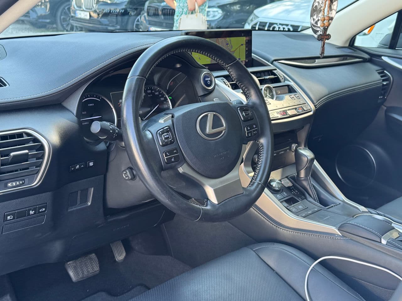 Lexus NX 300H 2020 — Миниатюра 9