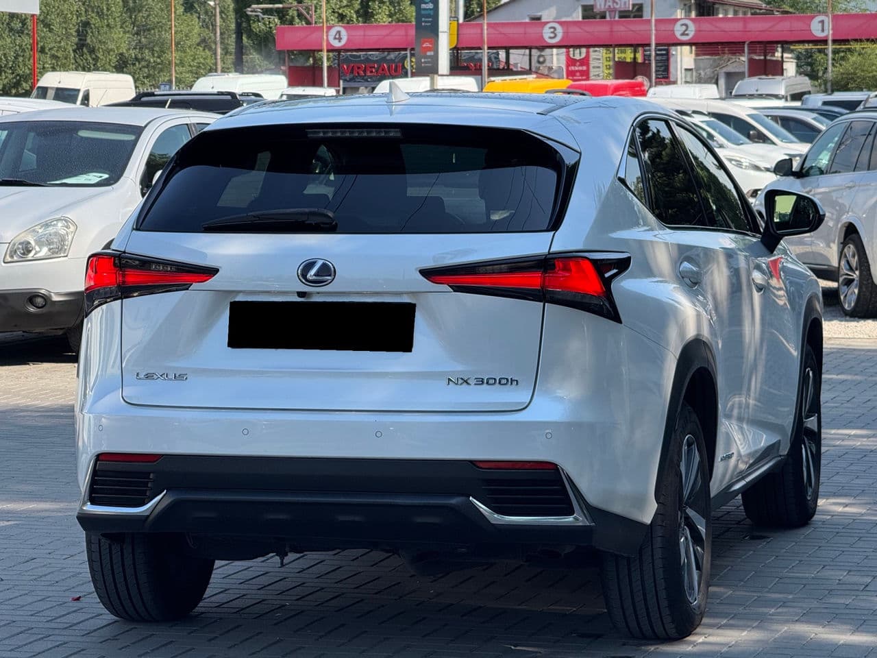 Lexus NX 300H 2020 — Миниатюра 2