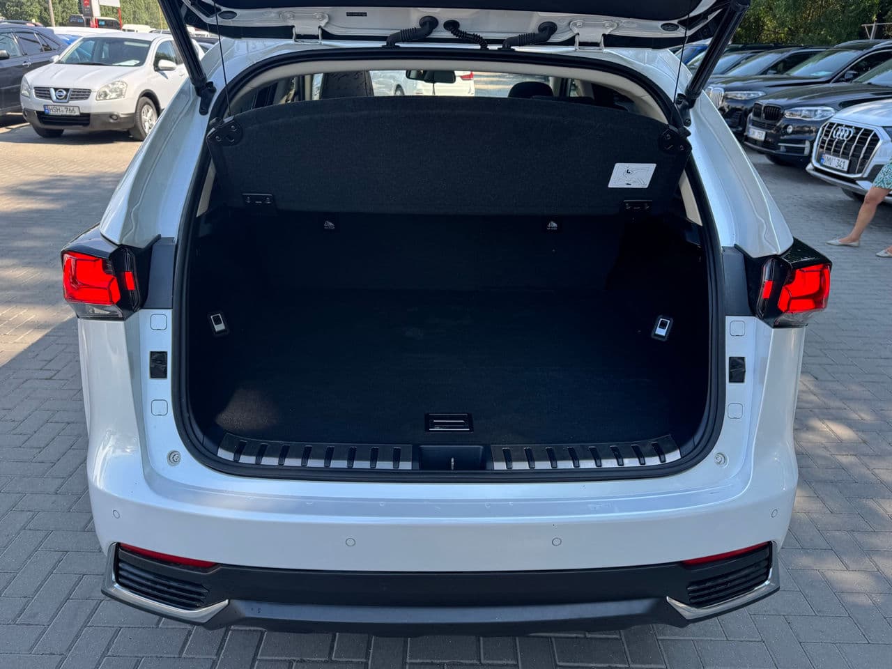 Lexus NX 300H 2020 — Миниатюра 5