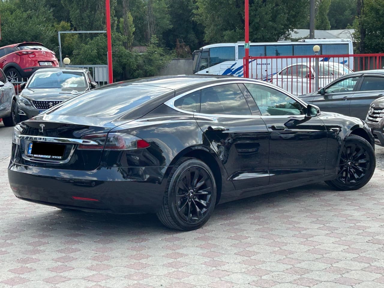 Tesla Model S 2017 — Миниатюра 3