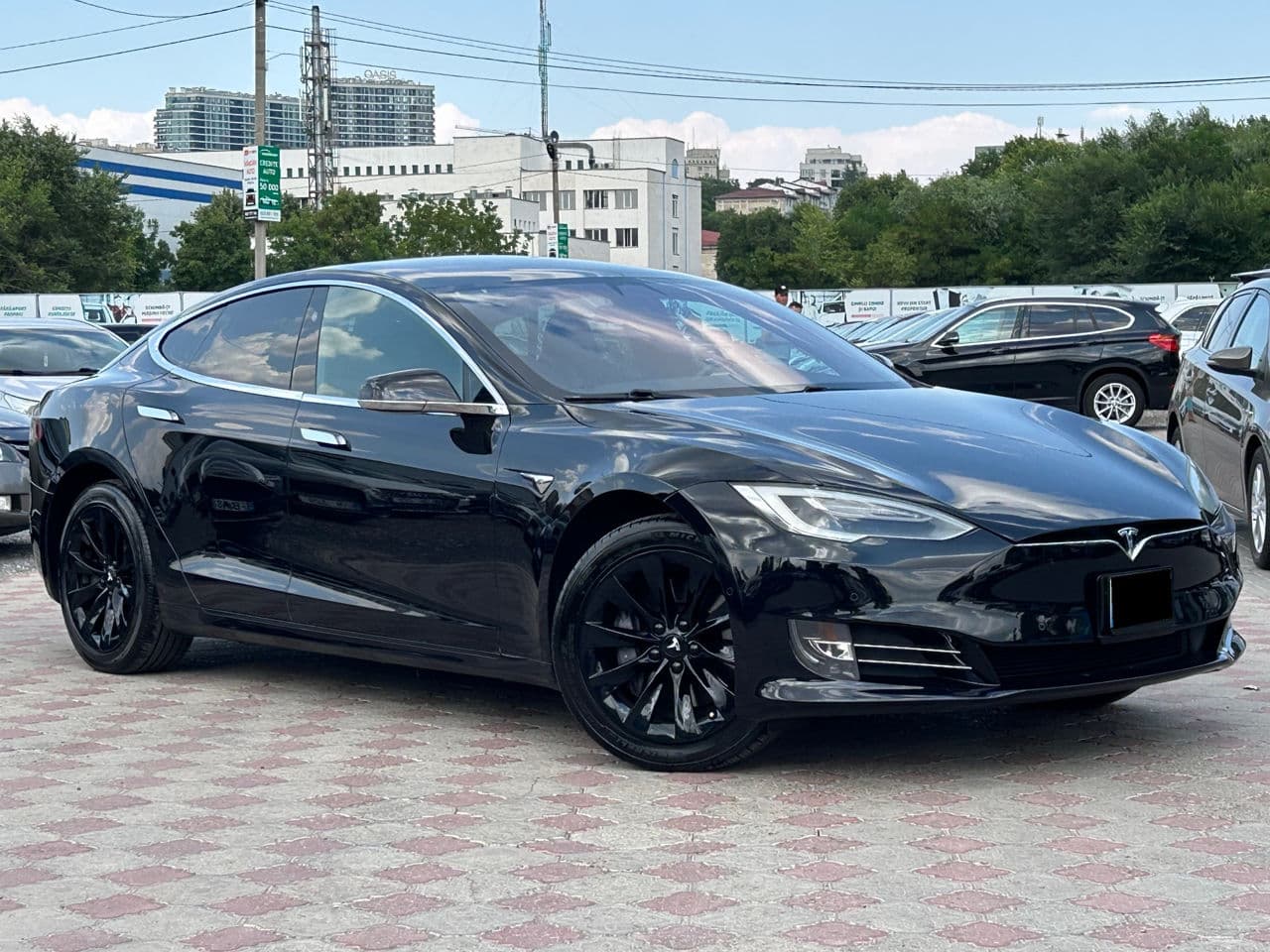 Tesla Model S 2017 — Миниатюра 4