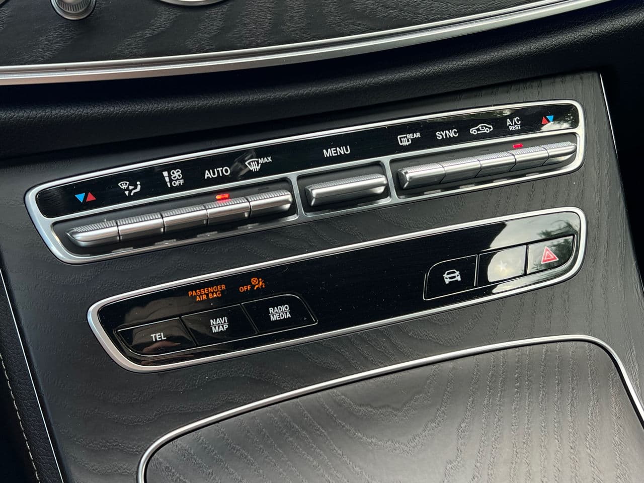 Mercedes E 220 2021 — Миниатюра 18