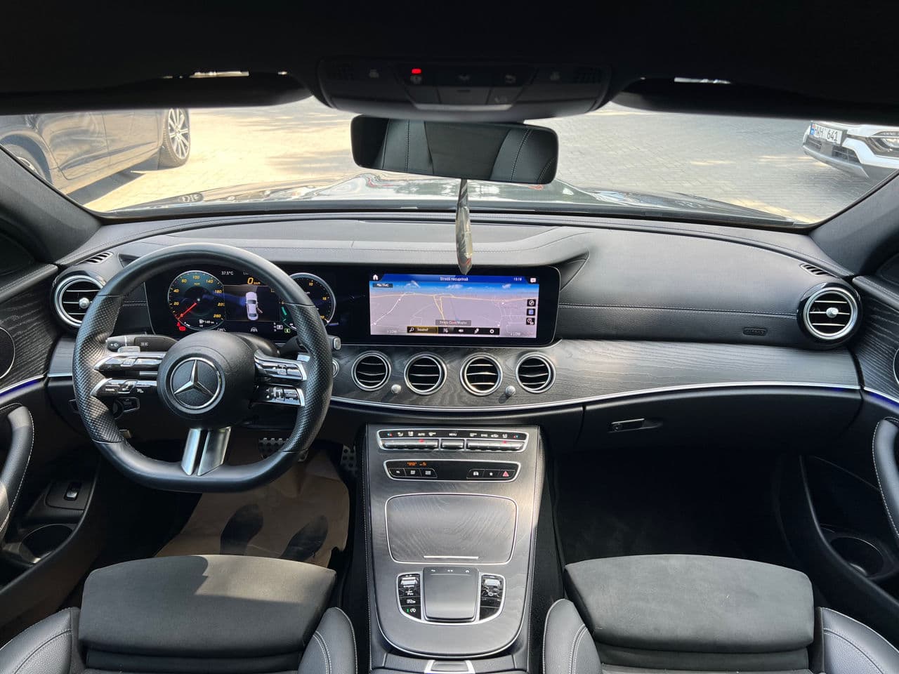 Mercedes E 220 2021 — Миниатюра 8