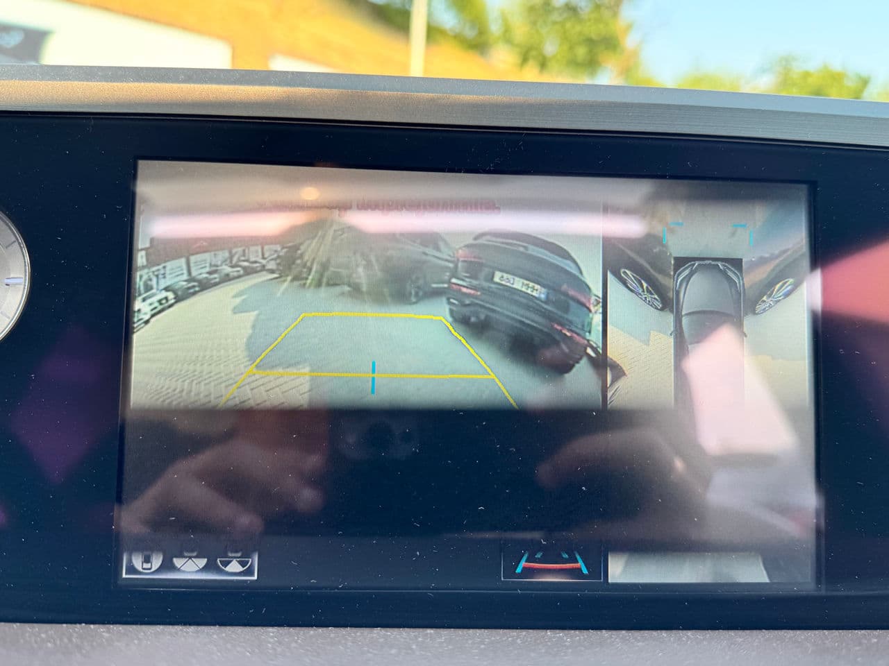 Lexus ES 300h 2019 — Миниатюра 10