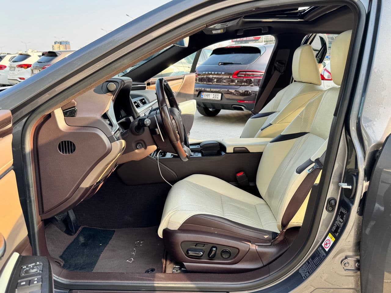 Lexus ES 300h 2019 — Миниатюра 5