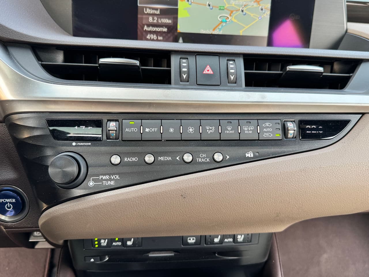 Lexus ES 300h 2019 — Миниатюра 11