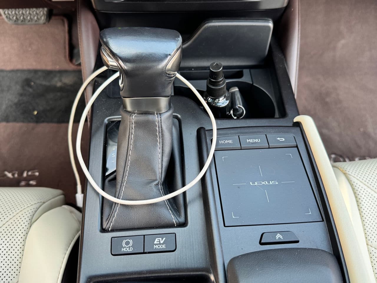 Lexus ES 300h 2019 — Миниатюра 13
