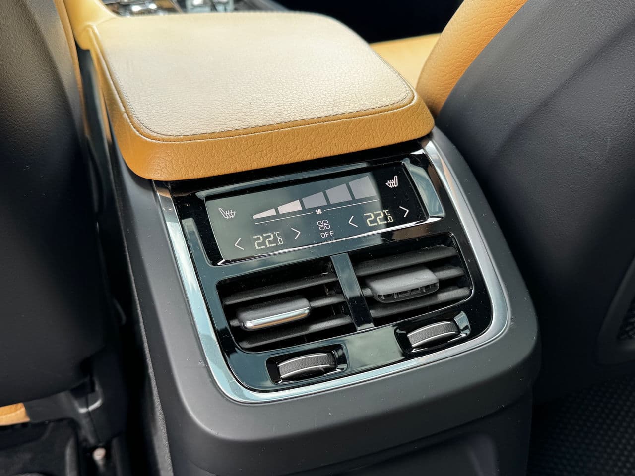 Volvo XC 90 2016 — Миниатюра 18