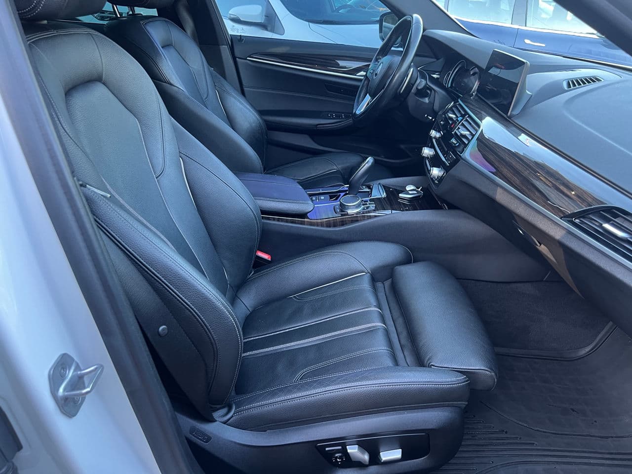 BMW 530e 2017 — Миниатюра 13