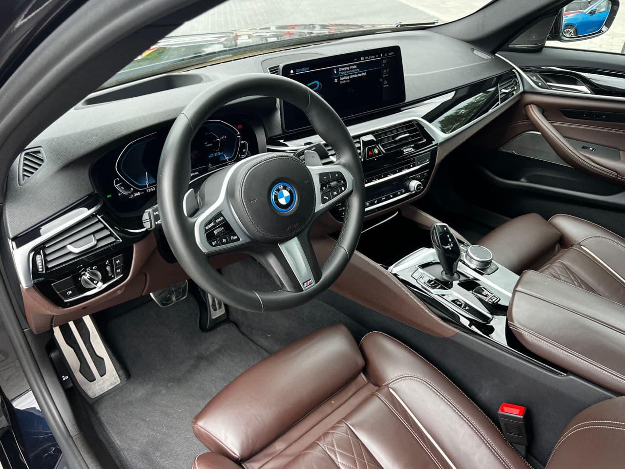 BMW 545e 2021 — Миниатюра 5