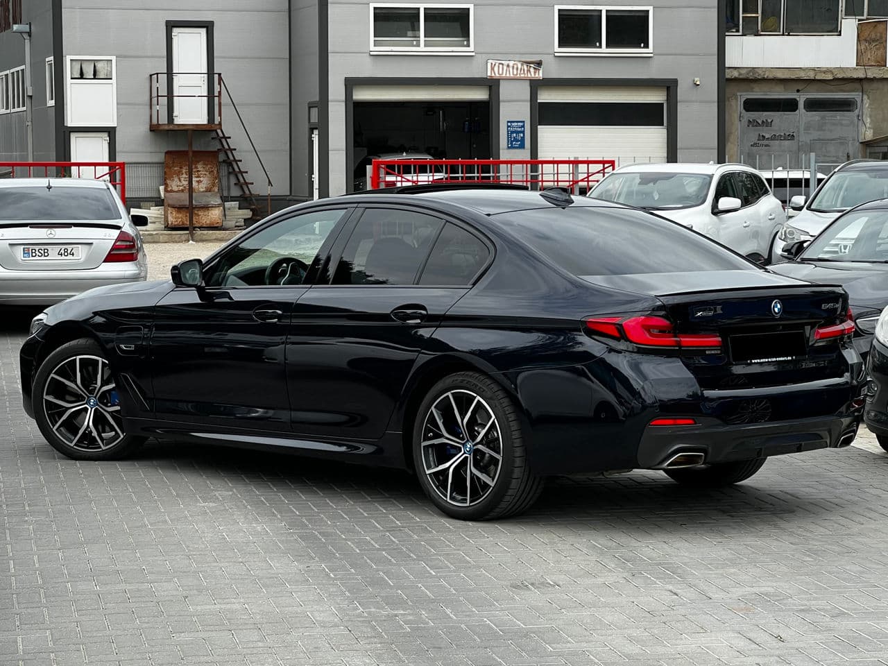 BMW 545e 2021 — Миниатюра 3