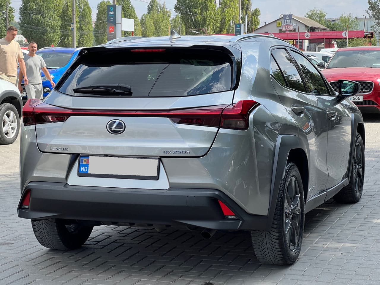 Lexus UX 250h 2021 — Миниатюра 2