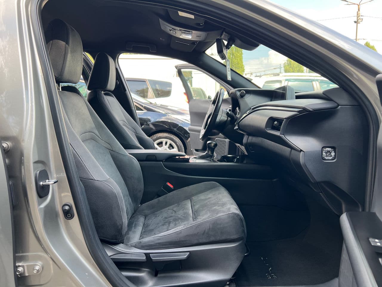 Lexus UX 250h 2021 — Миниатюра 14