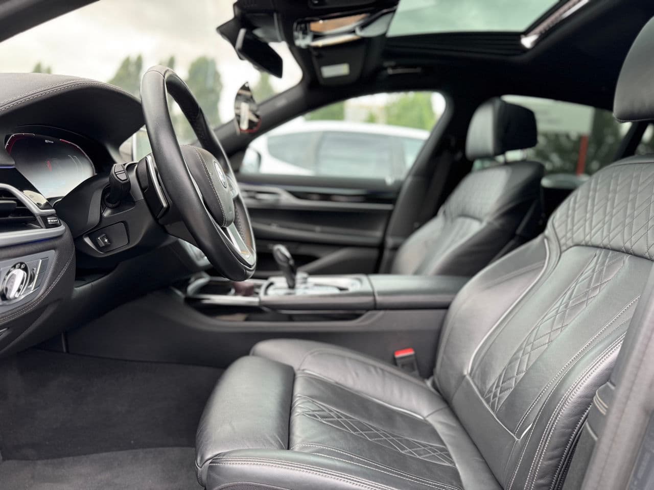 BMW 745e 2020 — Миниатюра 11
