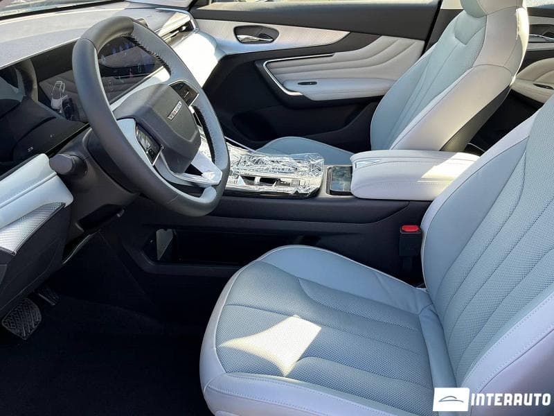 Dongfeng Venucia 2024 — Миниатюра 6