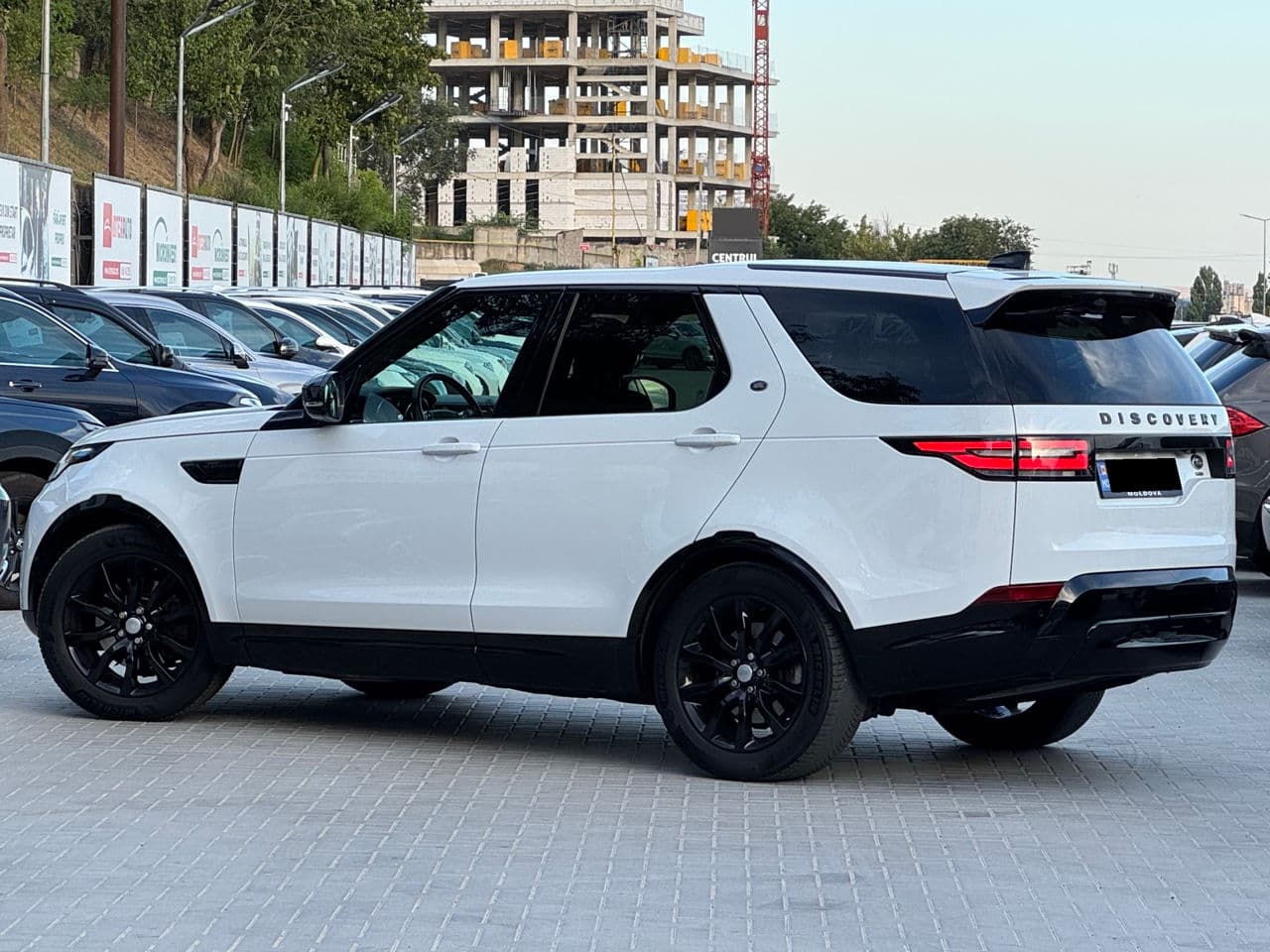 Land Rover Discovery 2017 — Миниатюра 4