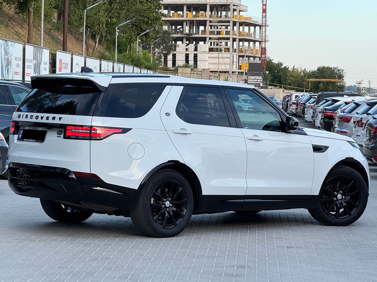 Land Rover Discovery 2017 — Миниатюра 3