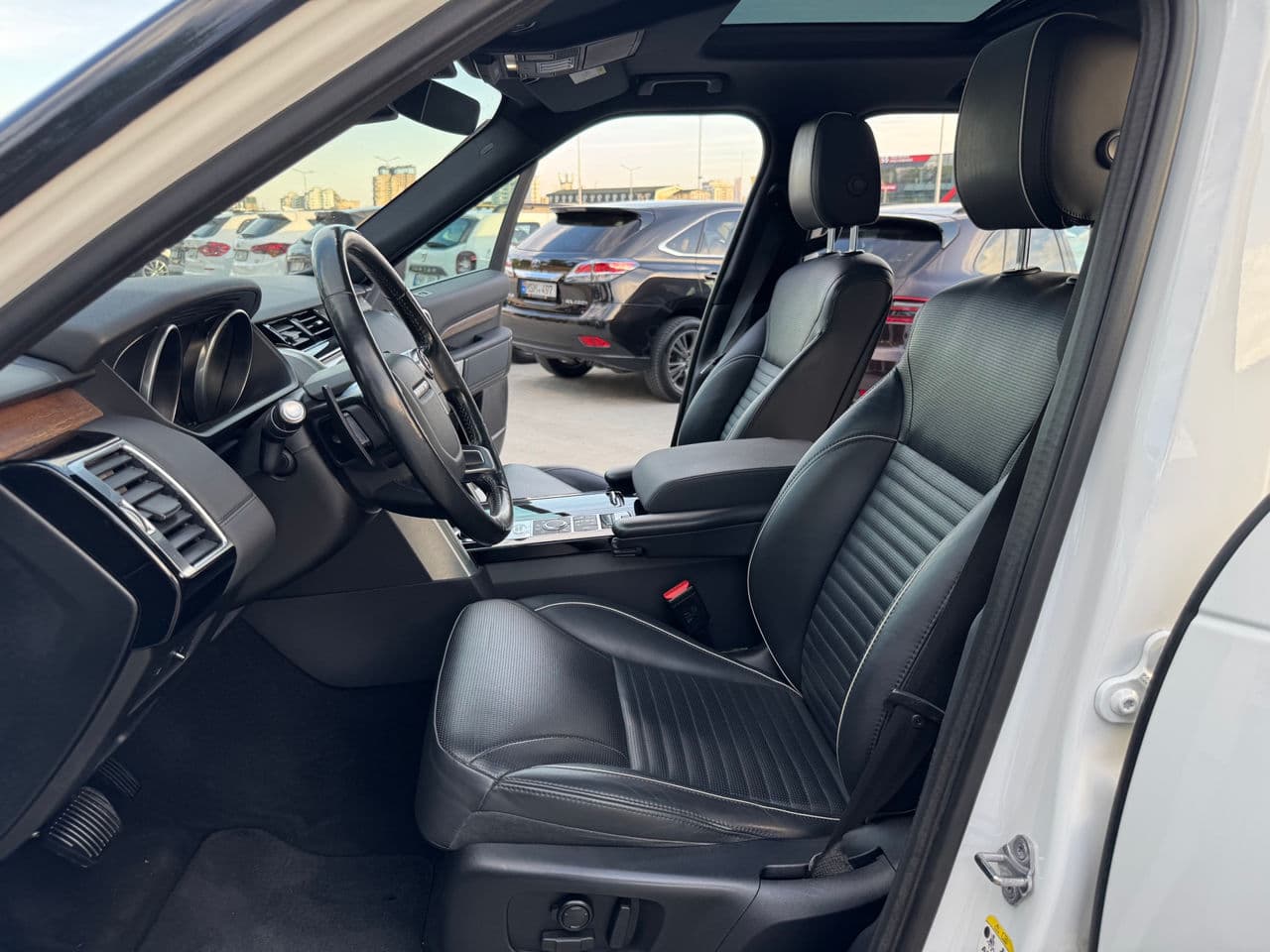 Land Rover Discovery 2017 — Миниатюра 5