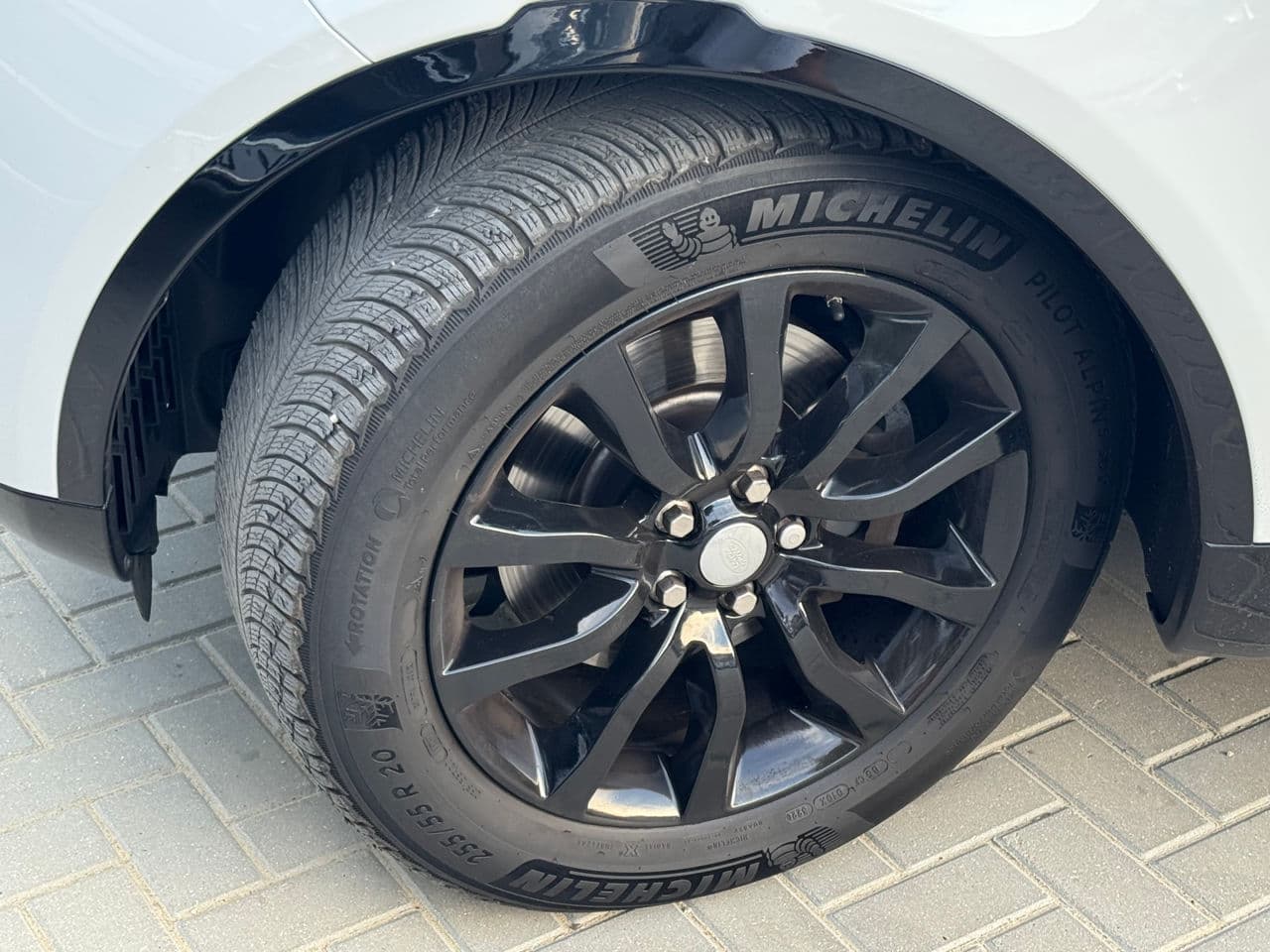 Land Rover Discovery 2017 — Миниатюра 19