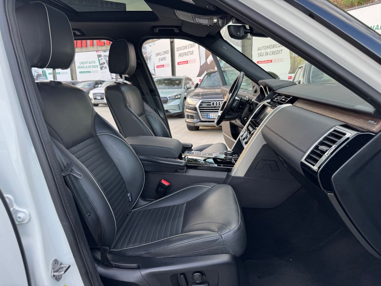 Land Rover Discovery 2017 — Миниатюра 18
