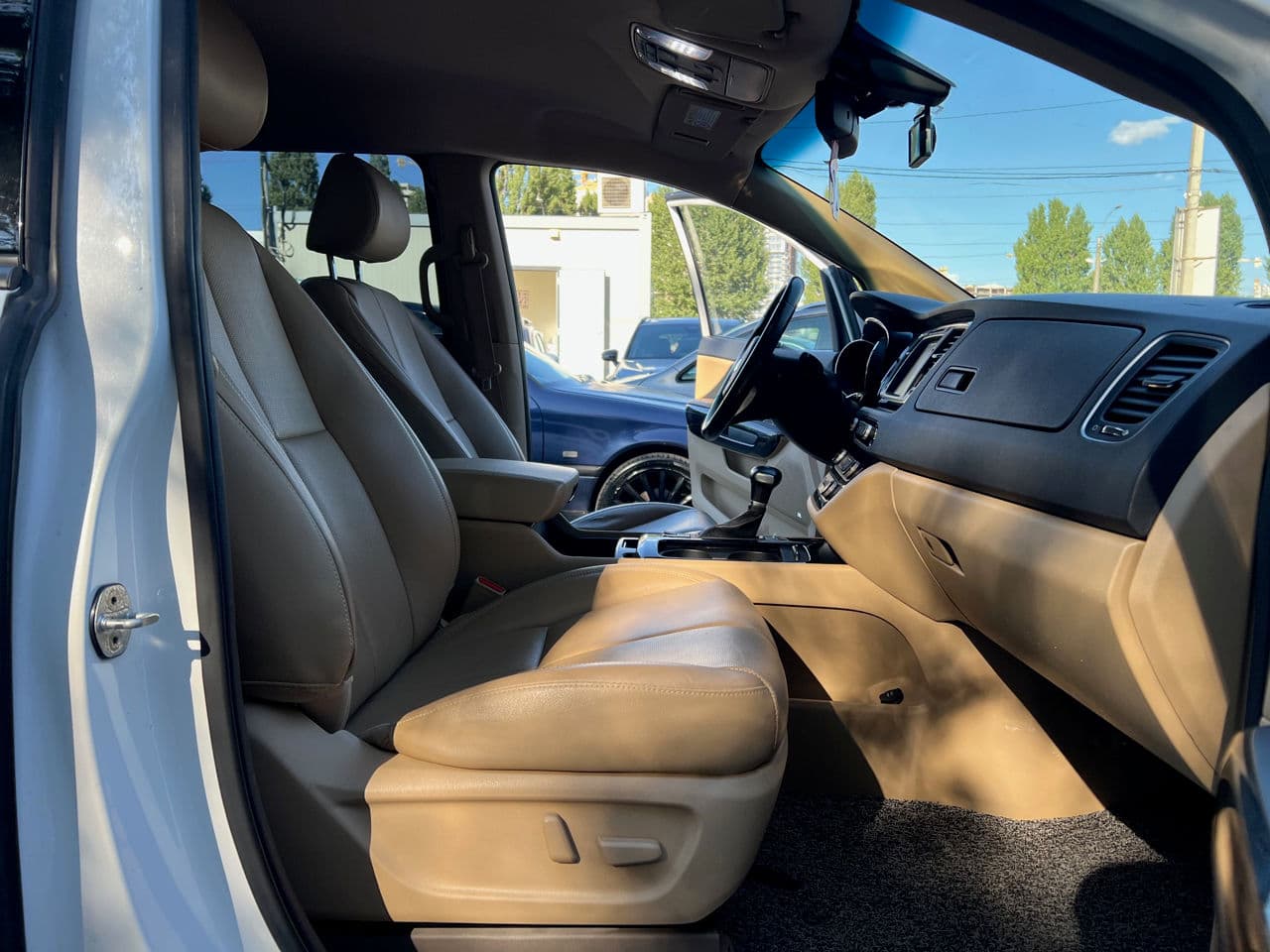 Kia Carnival 2016 — Миниатюра 20