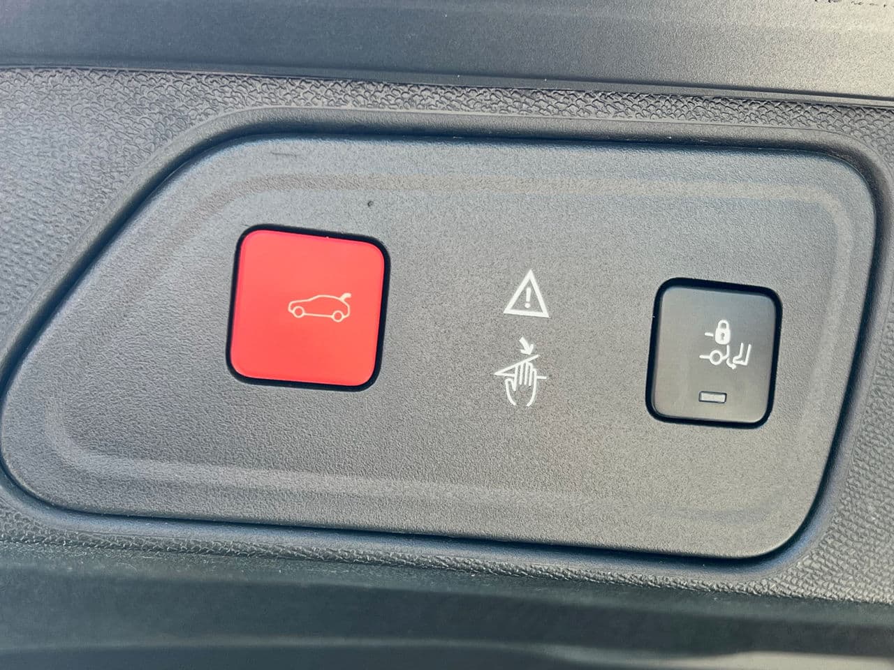 Peugeot 3008 2019 — Миниатюра 7