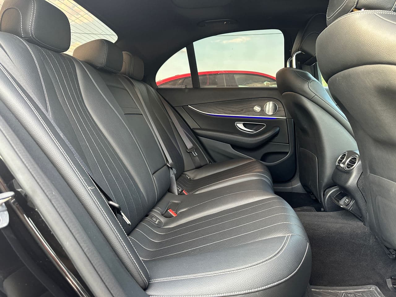 Mercedes E 300 2019 — Миниатюра 18