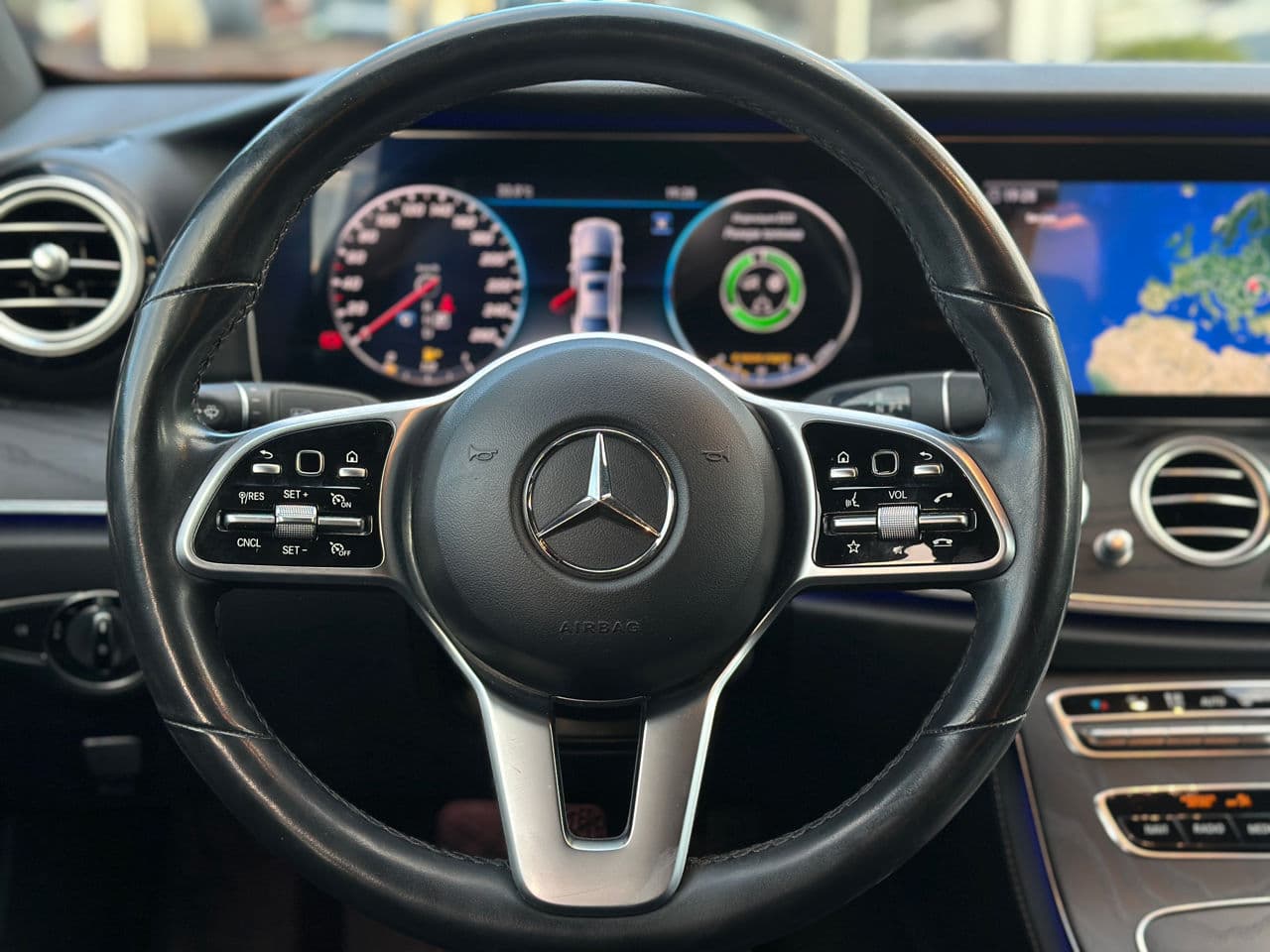 Mercedes E 300 2019 — Миниатюра 10