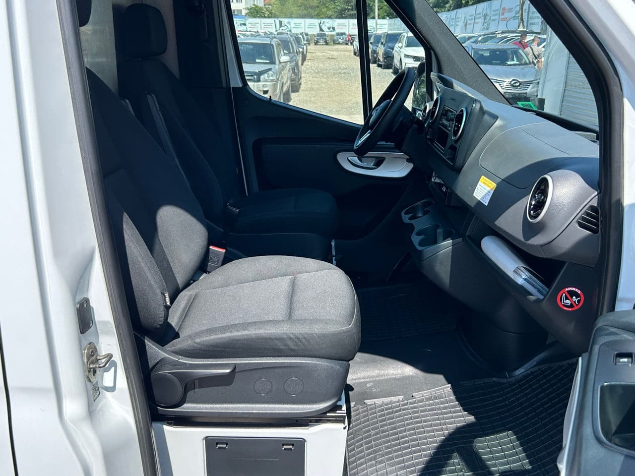Mercedes Sprinter 2019 — Миниатюра 13
