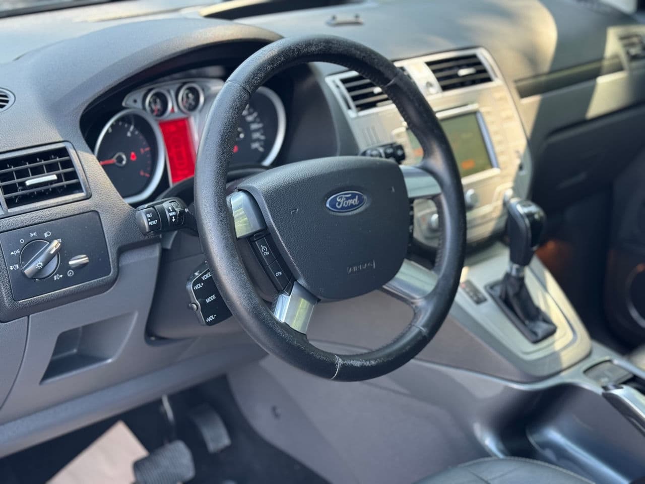 Ford Kuga 2011 — Миниатюра 10