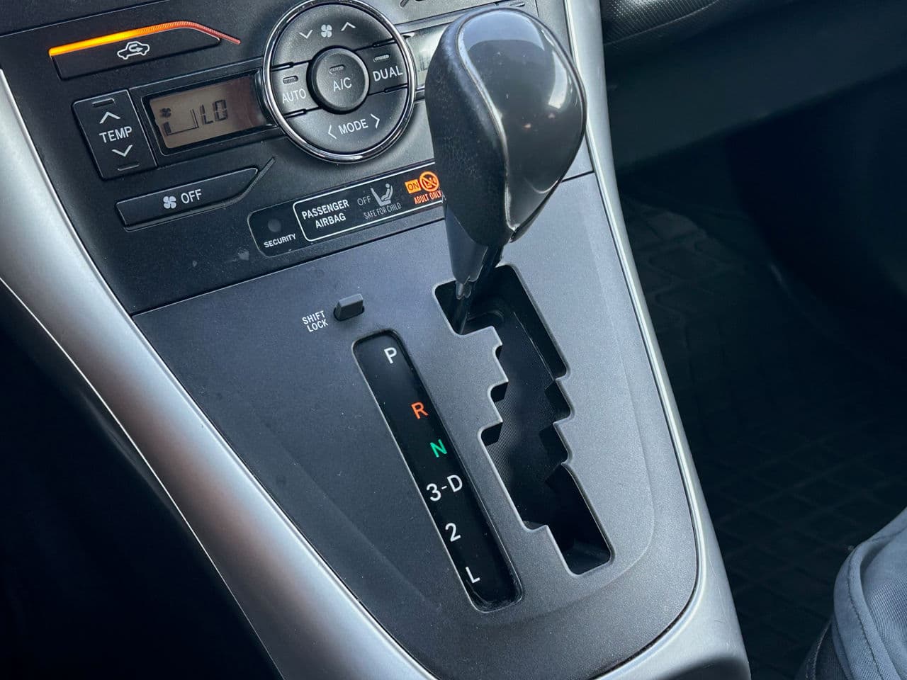 Toyota Auris 2011 — Миниатюра 12
