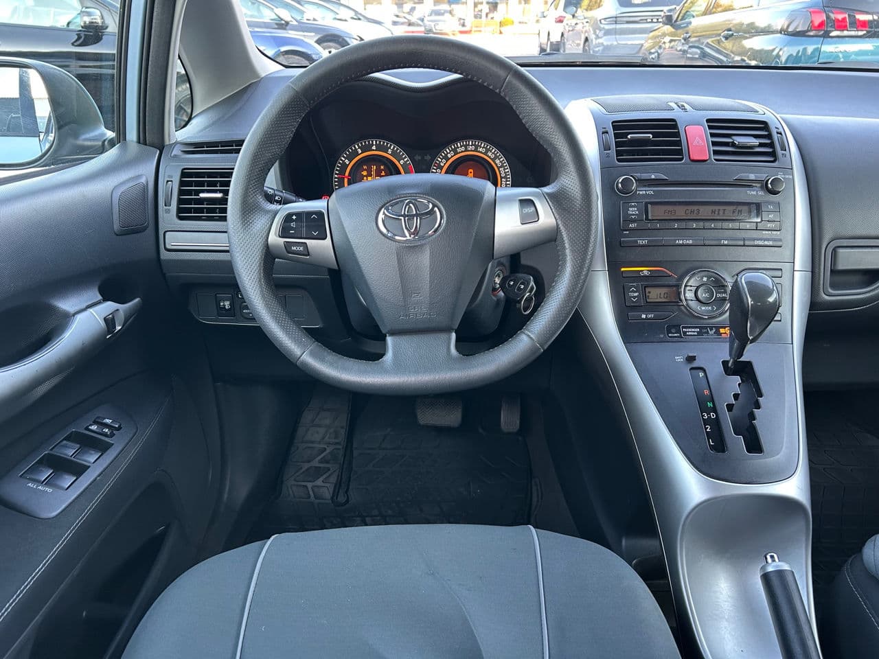 Toyota Auris 2011 — Миниатюра 7