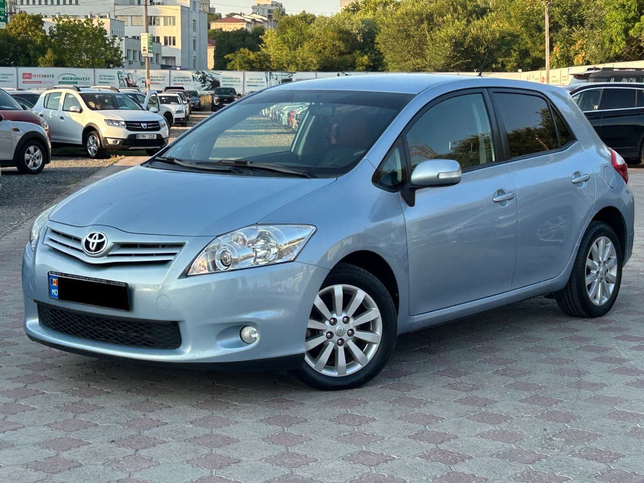 Toyota Auris 2011 — Миниатюра 2
