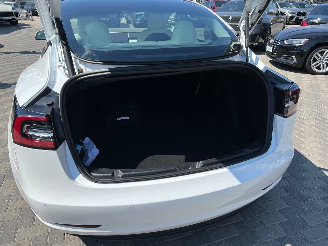 Tesla Model 3 2021 — Миниатюра 17