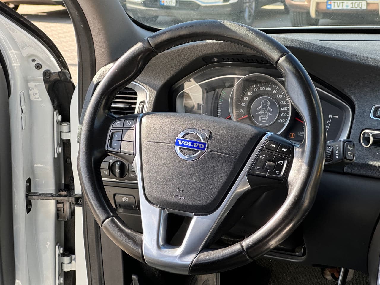 Volvo V 60 2015 — Миниатюра 7
