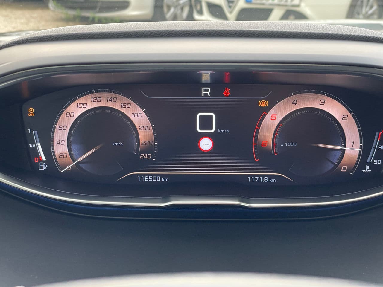 Peugeot 5008 2018 — Миниатюра 10