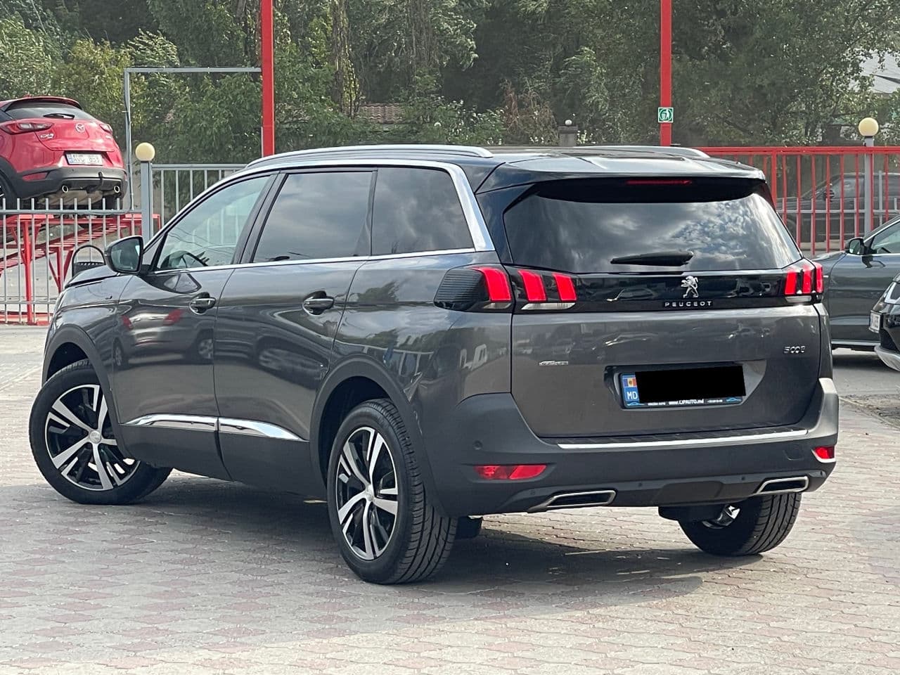 Peugeot 5008 2018 — Миниатюра 2