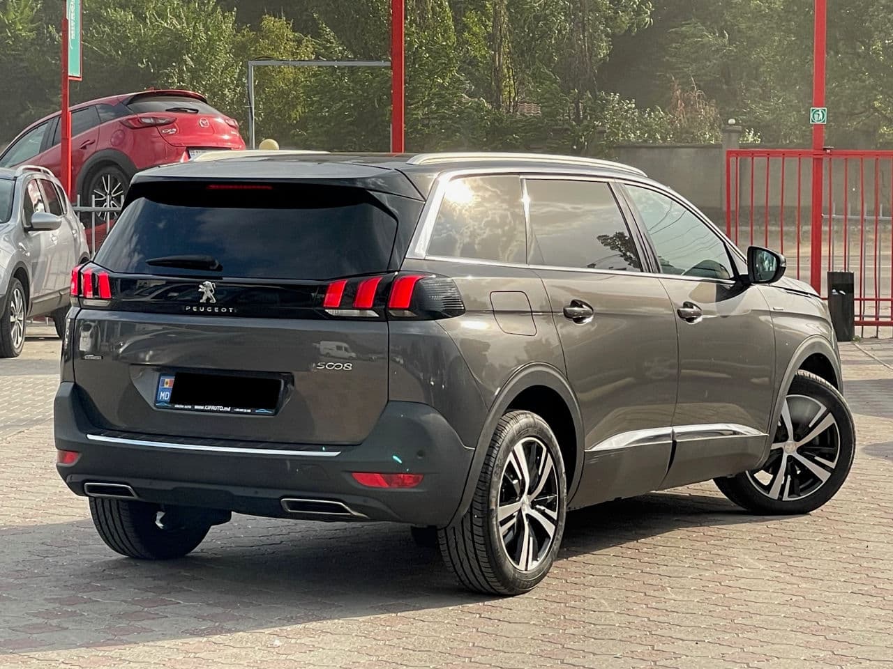 Peugeot 5008 2018 — Миниатюра 3