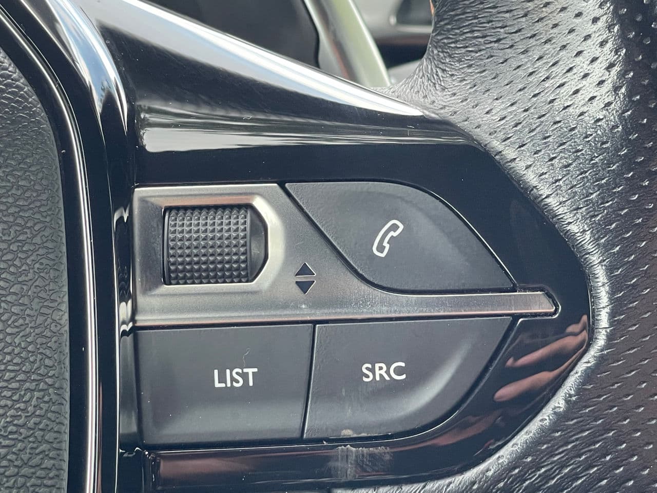 Peugeot 5008 2018 — Миниатюра 9